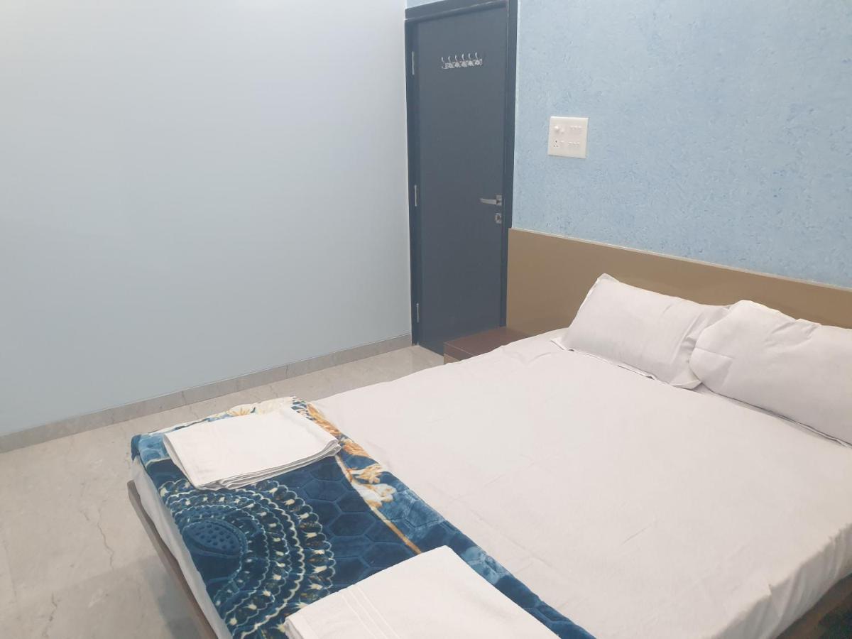 Hotel Taj Bi Plaza - Housity