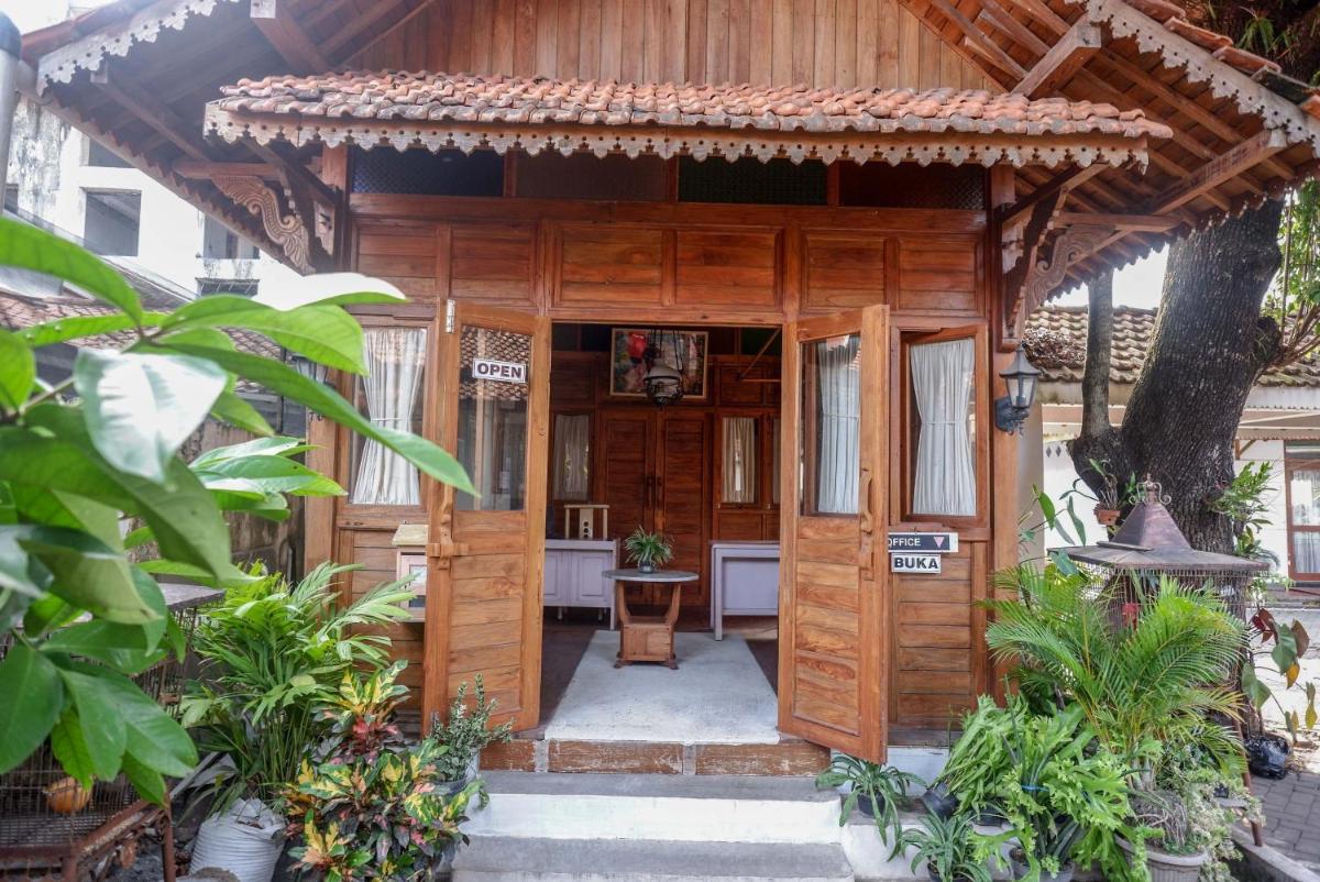 RedDoorz Syariah near Plengkung Gading 2 - Housity