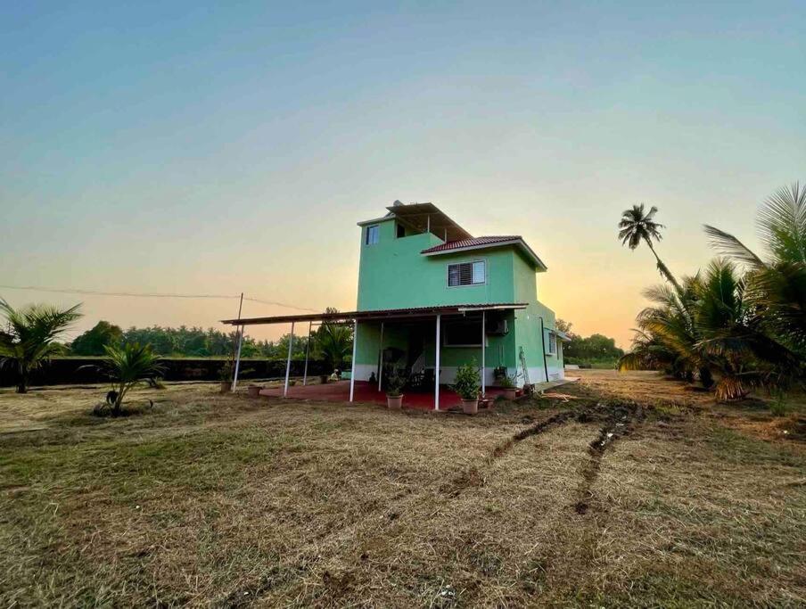 Riverscape Villa - Housity