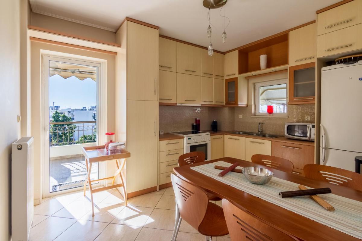 Suitetrails - 2 Bedroom Apartment in Marousi