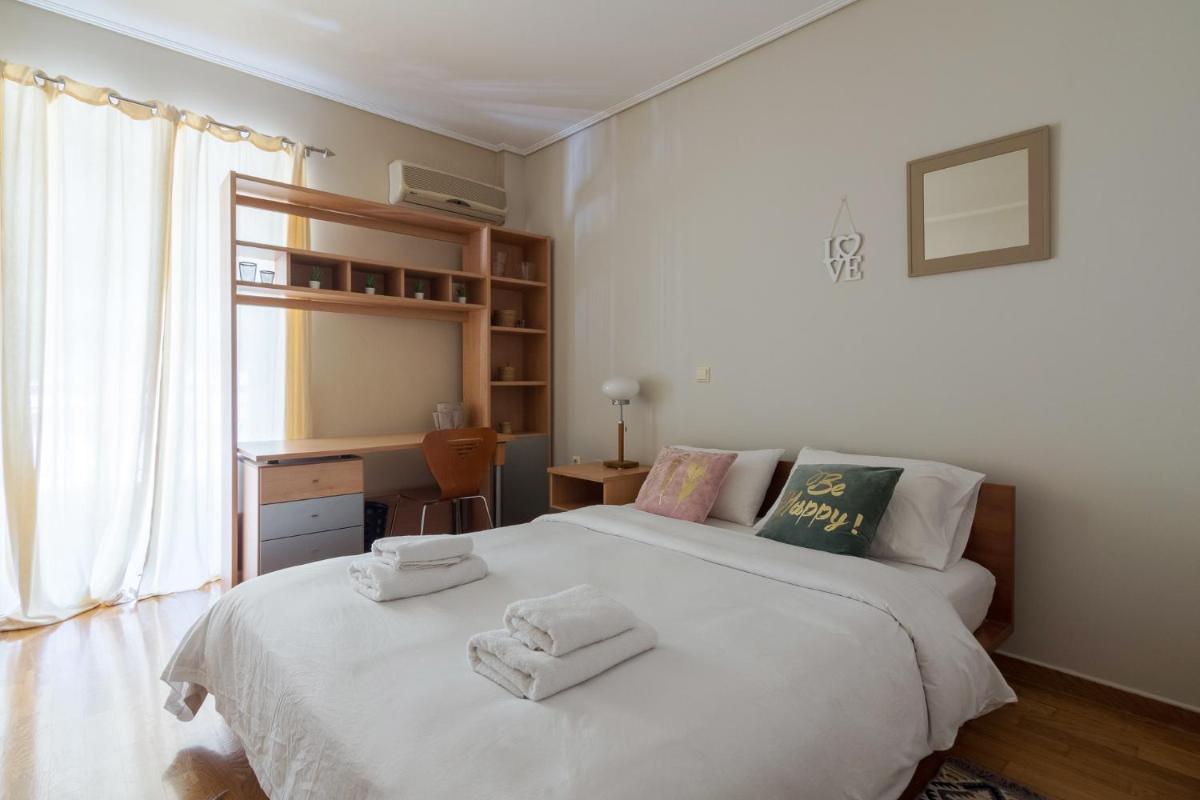 Suitetrails - 2 Bedroom Apartment in Marousi