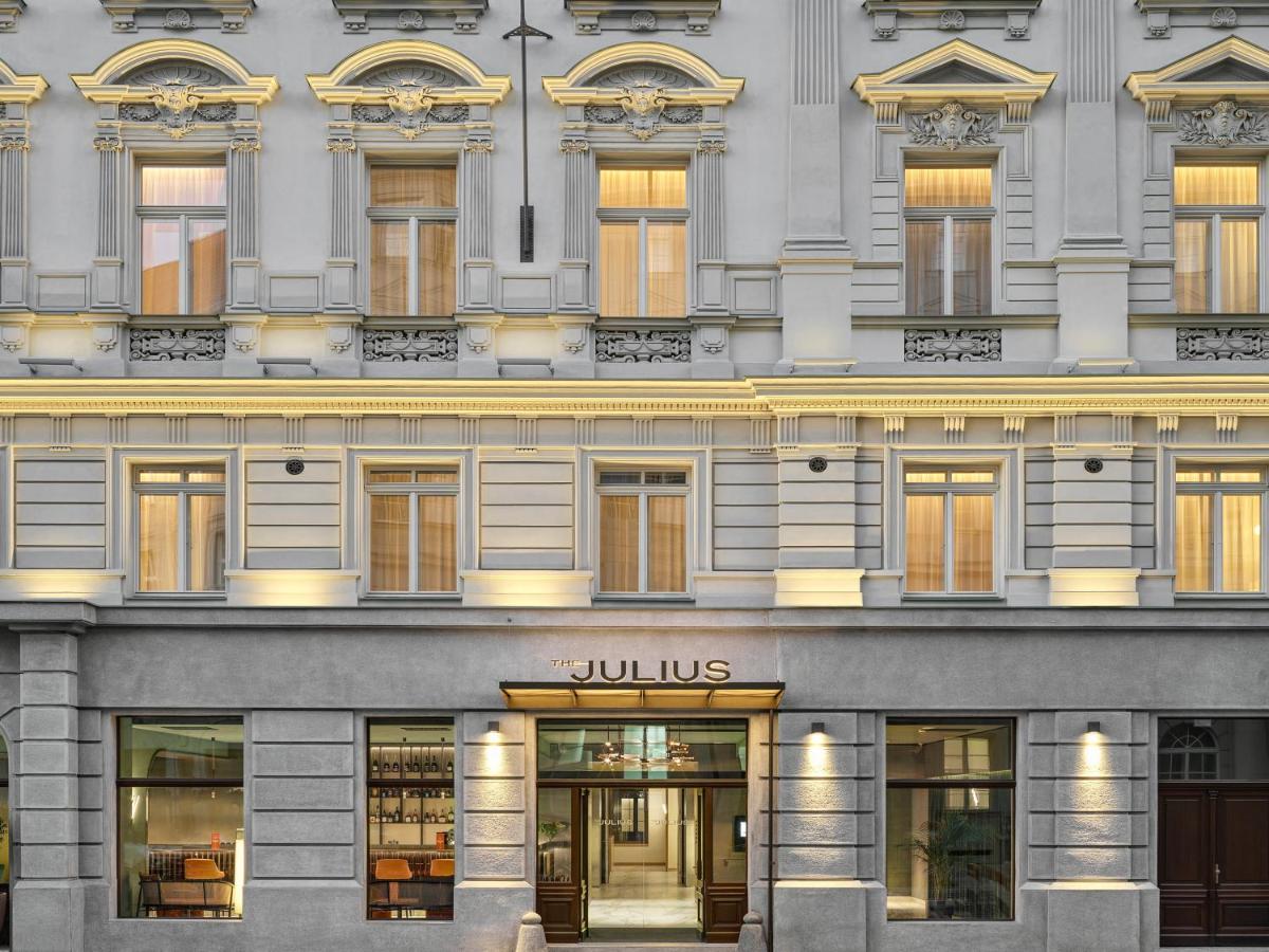 The Julius Prague - Hizvo