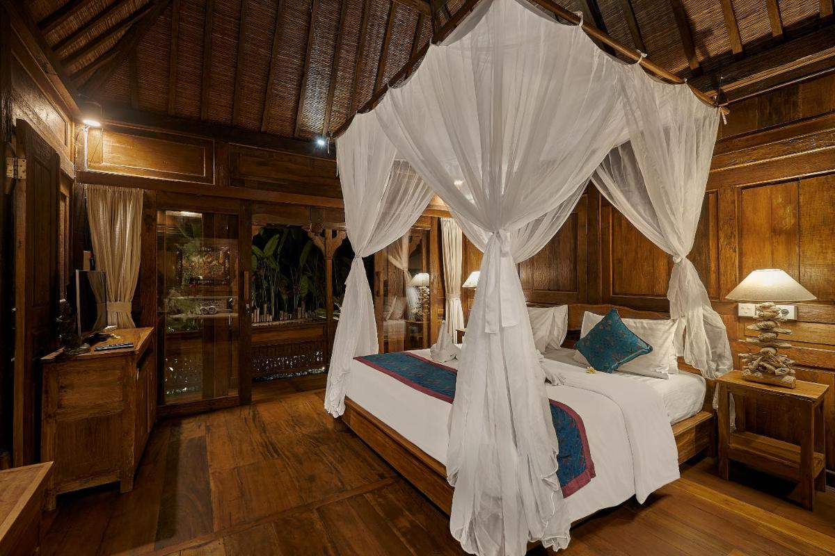 Kawan Antique Ubud Villa - Housity