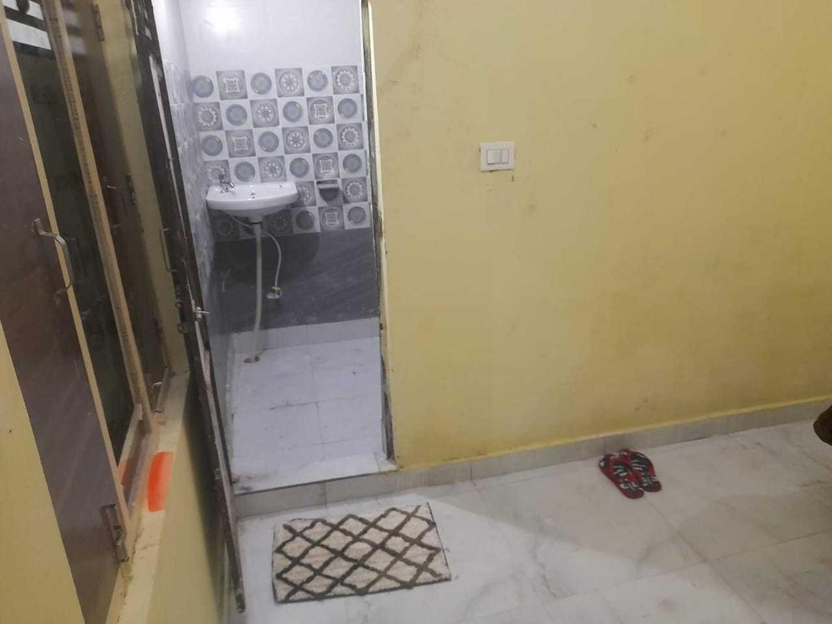 OYO Hotel Signature Inn - Housity