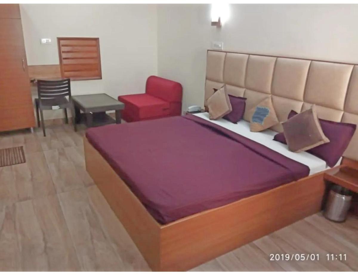 Suitetrails - Hotel Basera Guest House,Saharanpur,