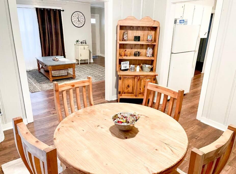 3 Bedroom Home Away From Home. - Housity