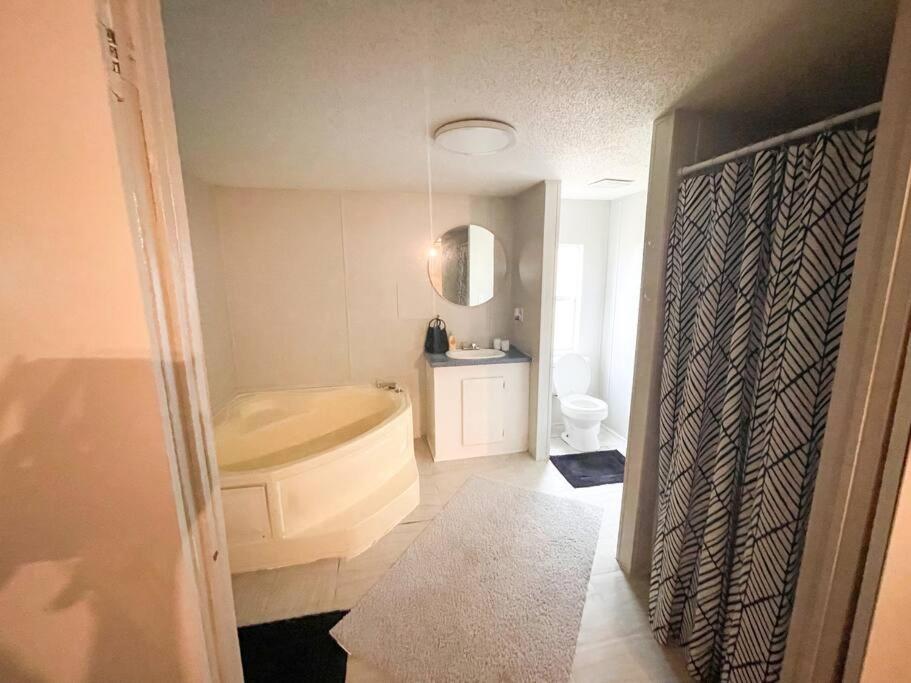 Centrally located 3 bedroom - Housity