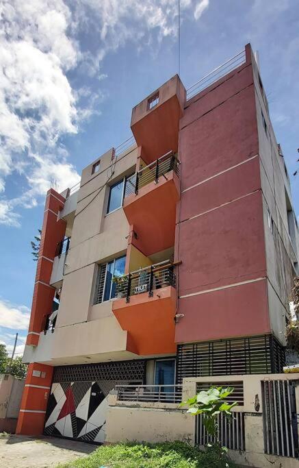 Nokshi Lakeshore: 03 Bed Room Apartment - Housity