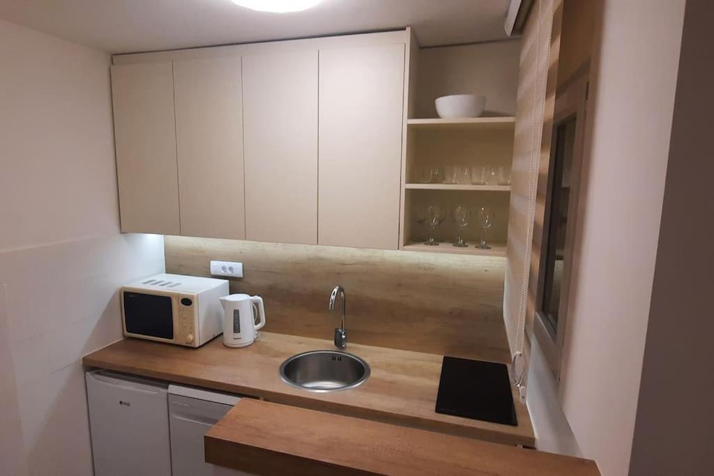 Old Cherry Apartment - Housity