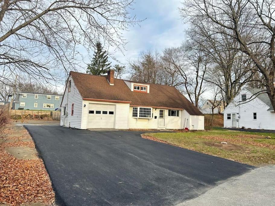 Cozy Home in quiet area/Close to all/Albany DT - Housity