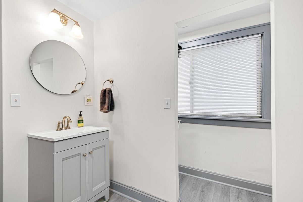 Charming 2 bedroom house! - Housity