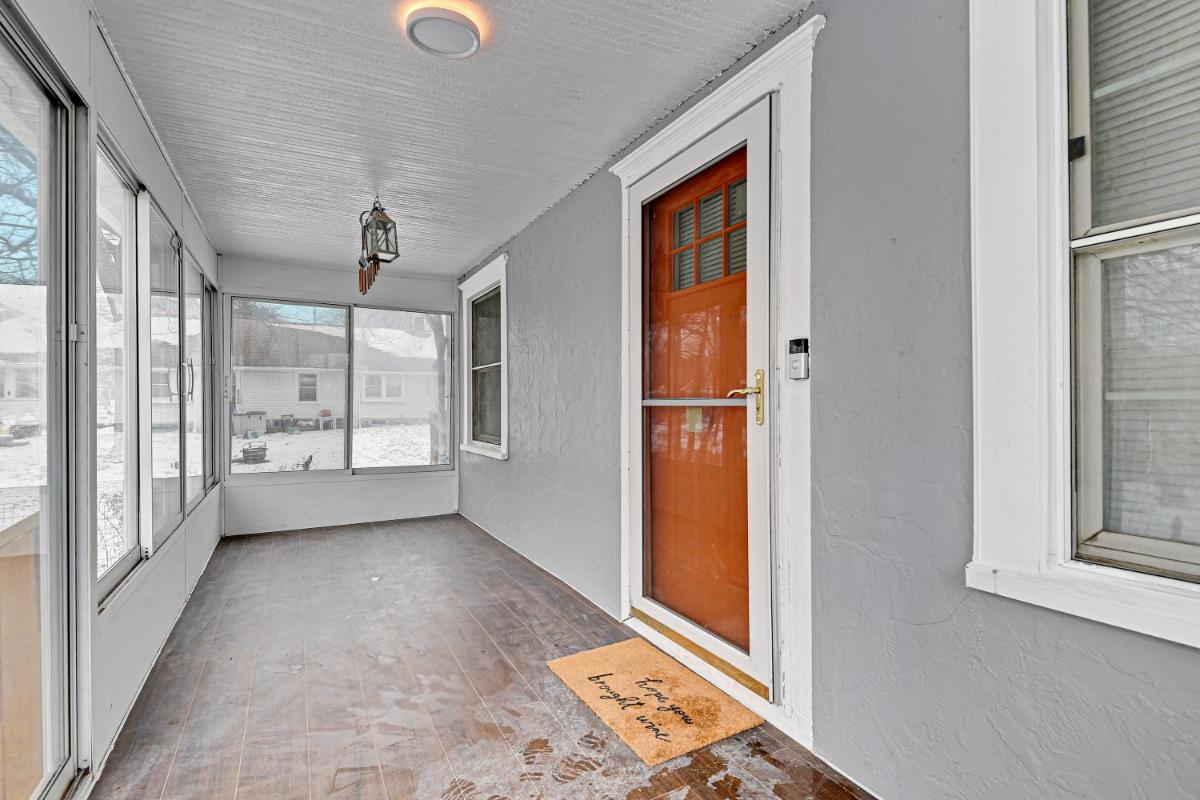 Charming 2 bedroom house! - Housity