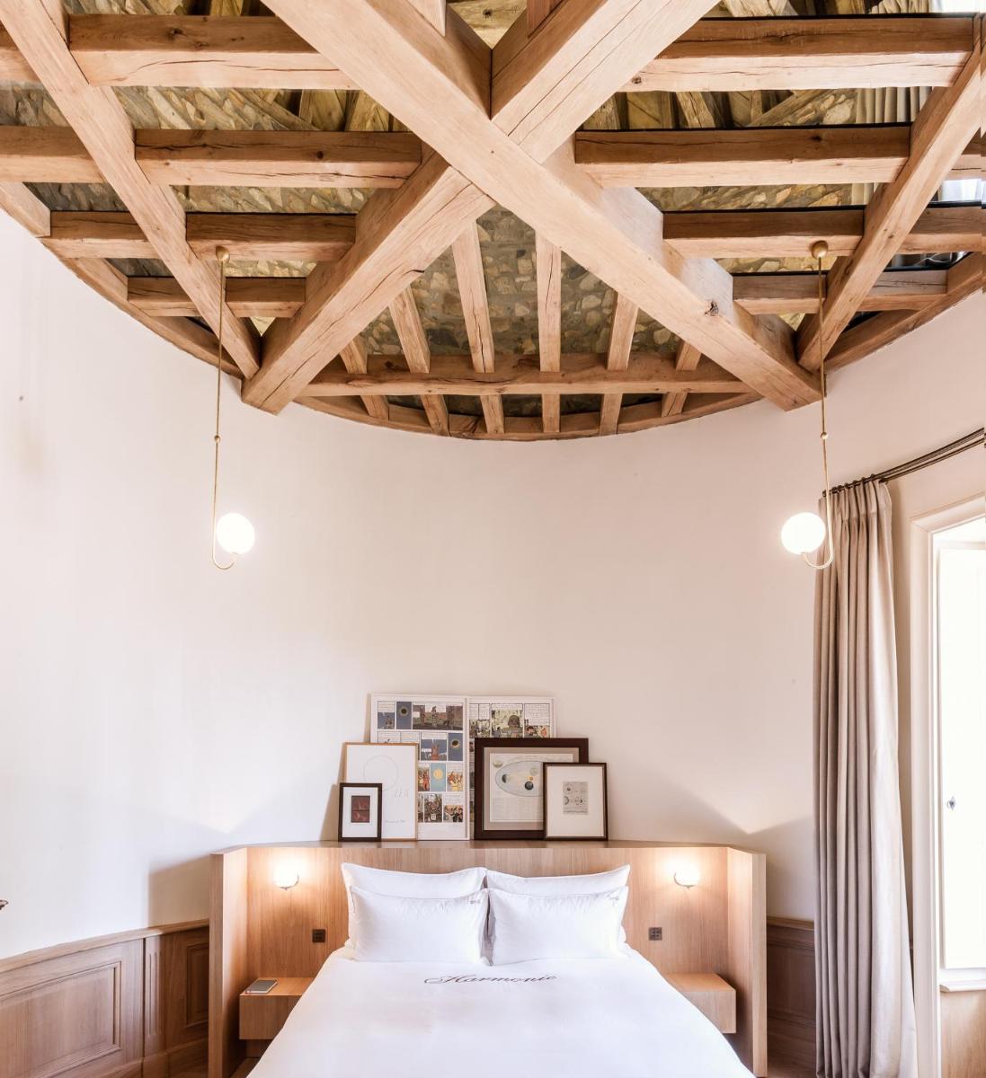 Un ou plusieurs lits dans un hébergement de l'établissement HOTEL Domaine des Etangs, Auberge Resorts Collection