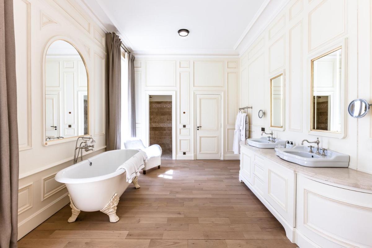 Salle de bains dans l'établissement HOTEL Domaine des Etangs, Auberge Resorts Collection