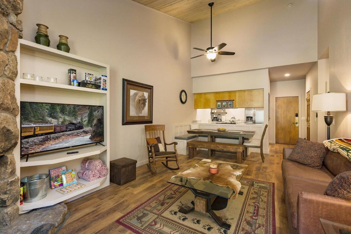Cascade Village 364 - Housity