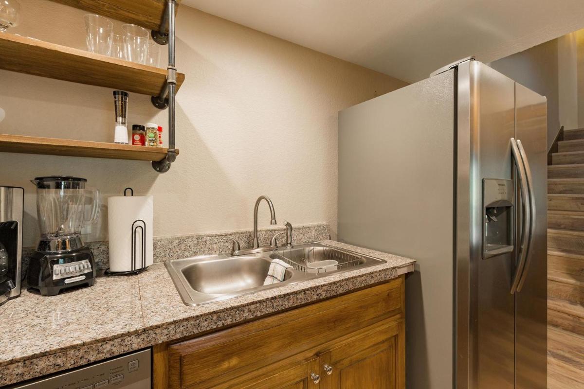 Cascade Village 364 - Housity