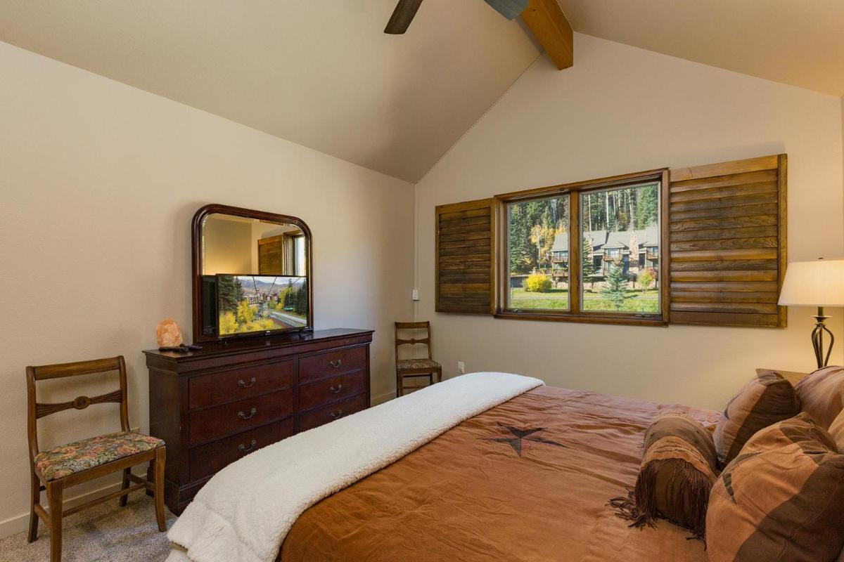 Cascade Village 364 - Housity