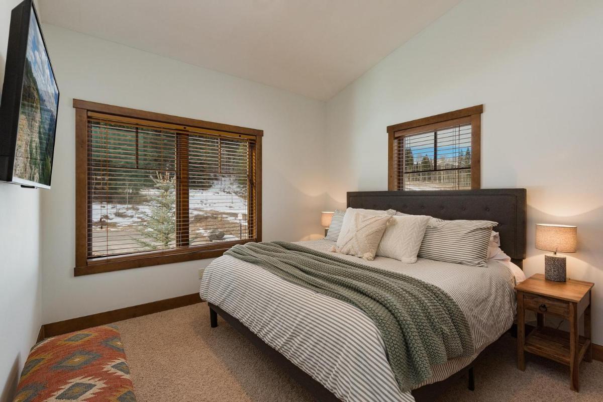 Suitetrails - Cascade Village - Townhome 2D