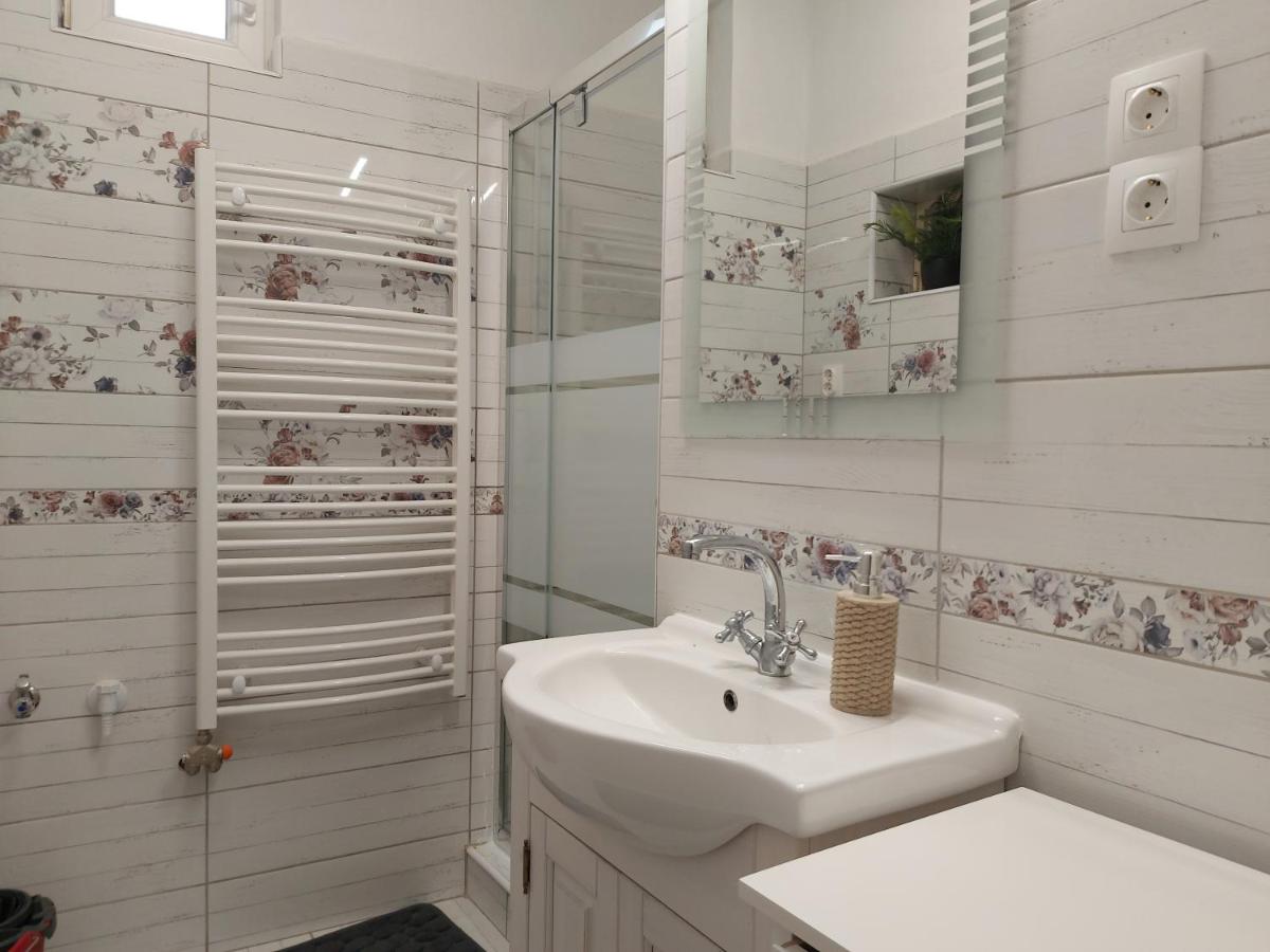 Suitetrails - Crystal Apartman