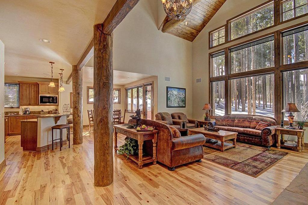 Ski Hill Lodge - Housity
