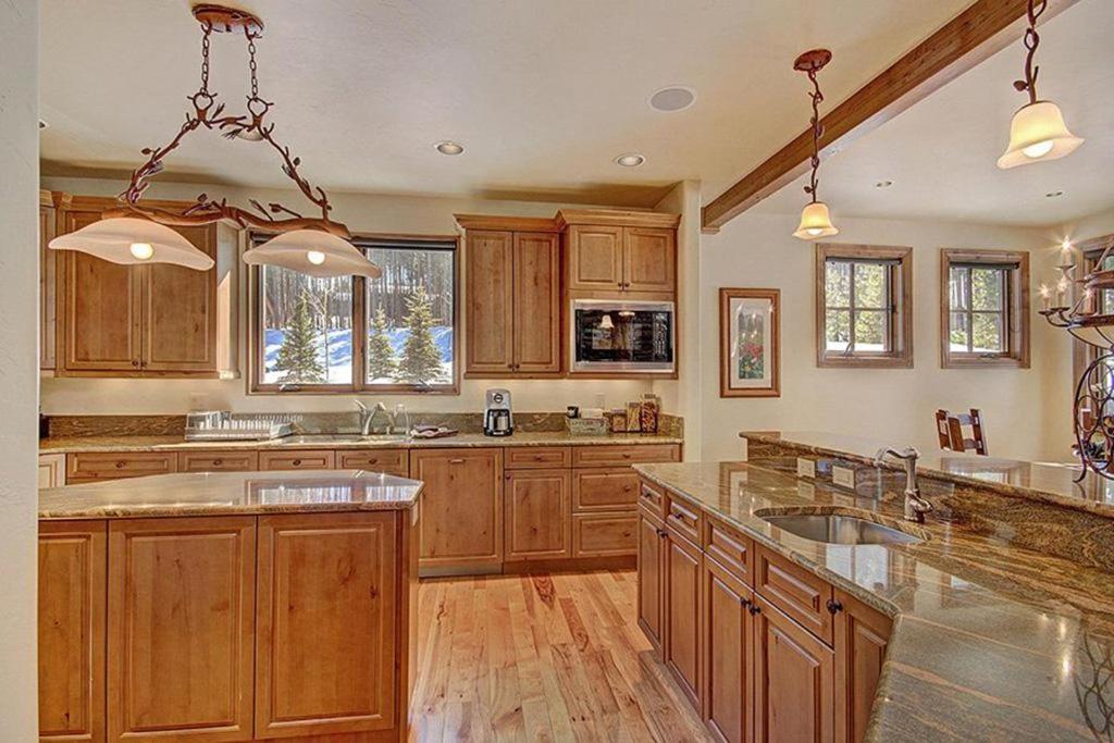 Ski Hill Lodge - Housity