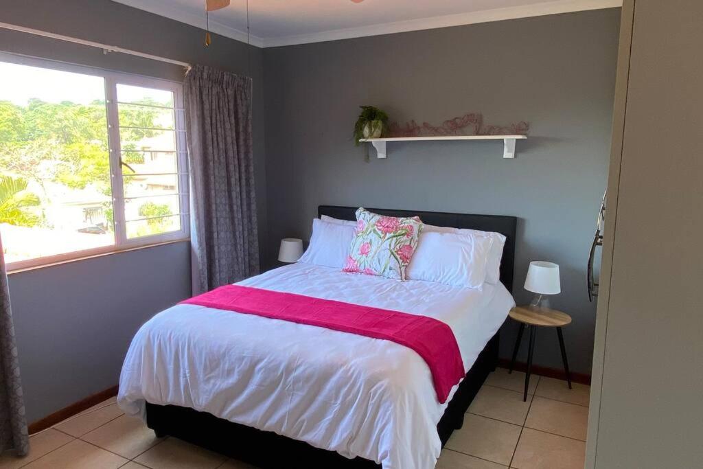 The Palms 3 bedroom loft apartment in leafy suburb - Housity
