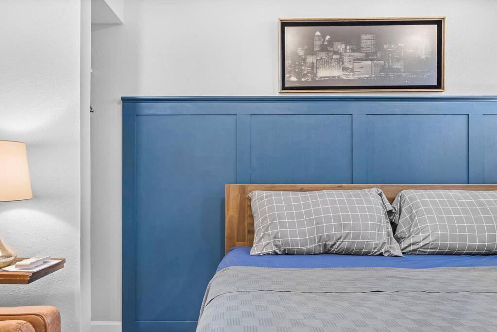 Trendy & Hip South Side Studio Walk to Downtown - Housity