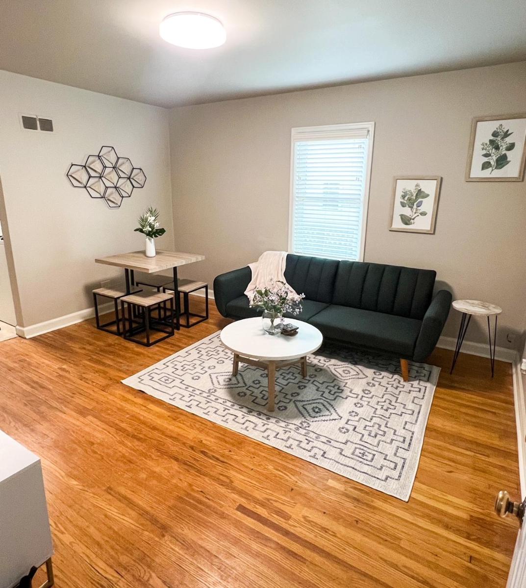 Centrally Located Cozy 1 Bedroom Apartment - Housity
