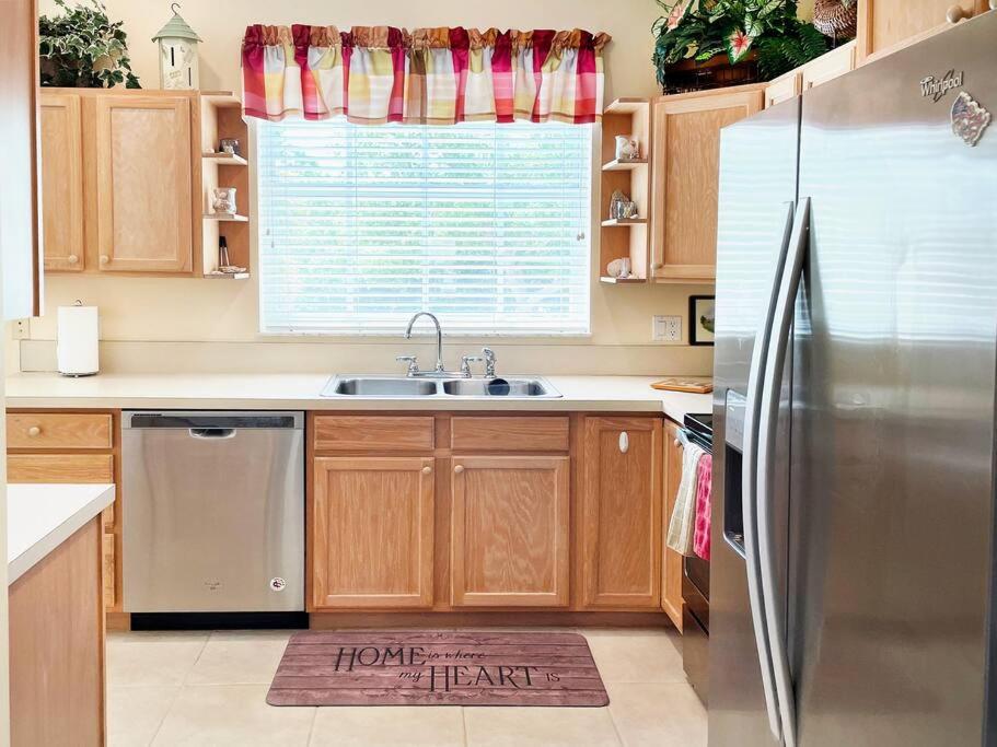 PGA/Spacious 3 BR with lake view - Housity