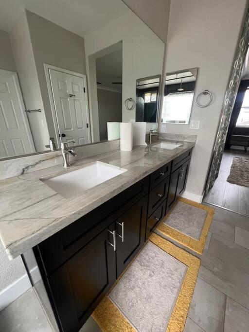 Cozy and Convenient Home w/ Private Pool in California! - Housity