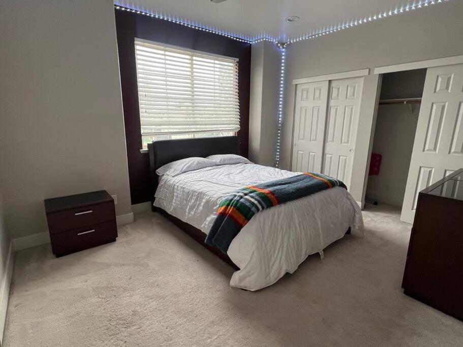 Cozy and Convenient Home w/ Private Pool in California! - Housity