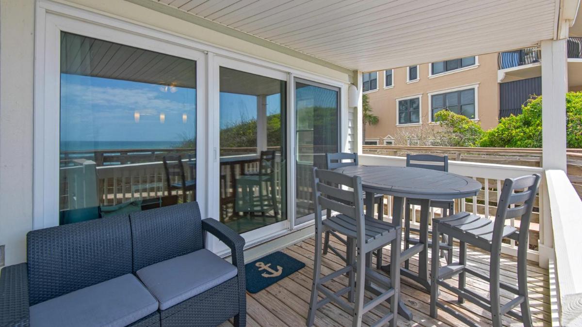 Mistral 1 Bare Feet Retreat - Housity