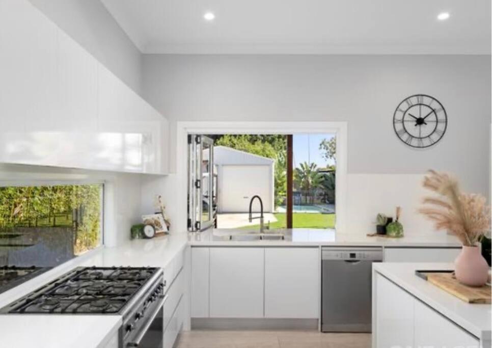Suitetrails - Beautiful Scarborough Harbour Beach House