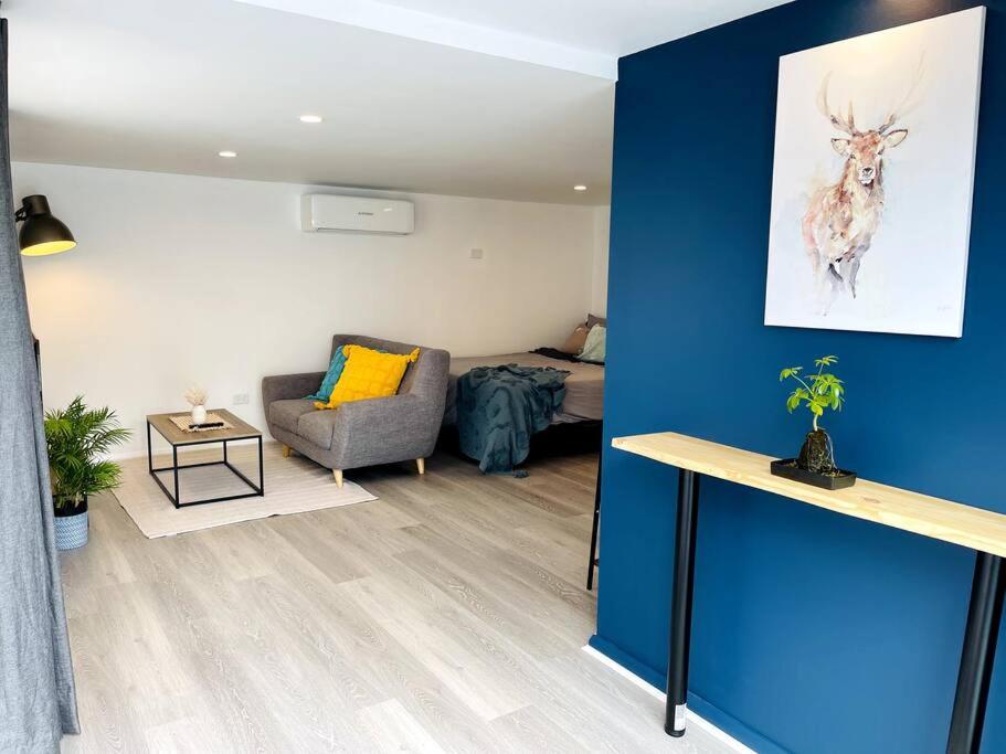 Newly Renovated Contemporary Private Studio near Hobart CBD and Airport - Housity