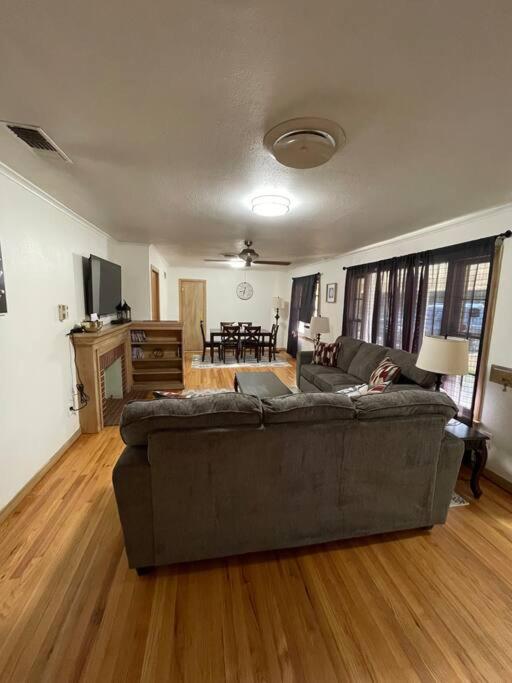 Spacious 4 Bedroom Home with 5 Beds near Interstate 40 in Amarillo, TX - Housity