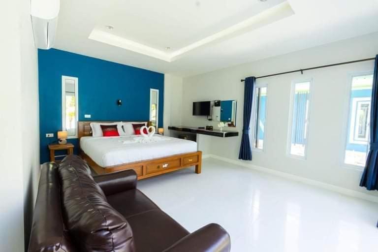 Coco Sea Bangpo Resort - Housity