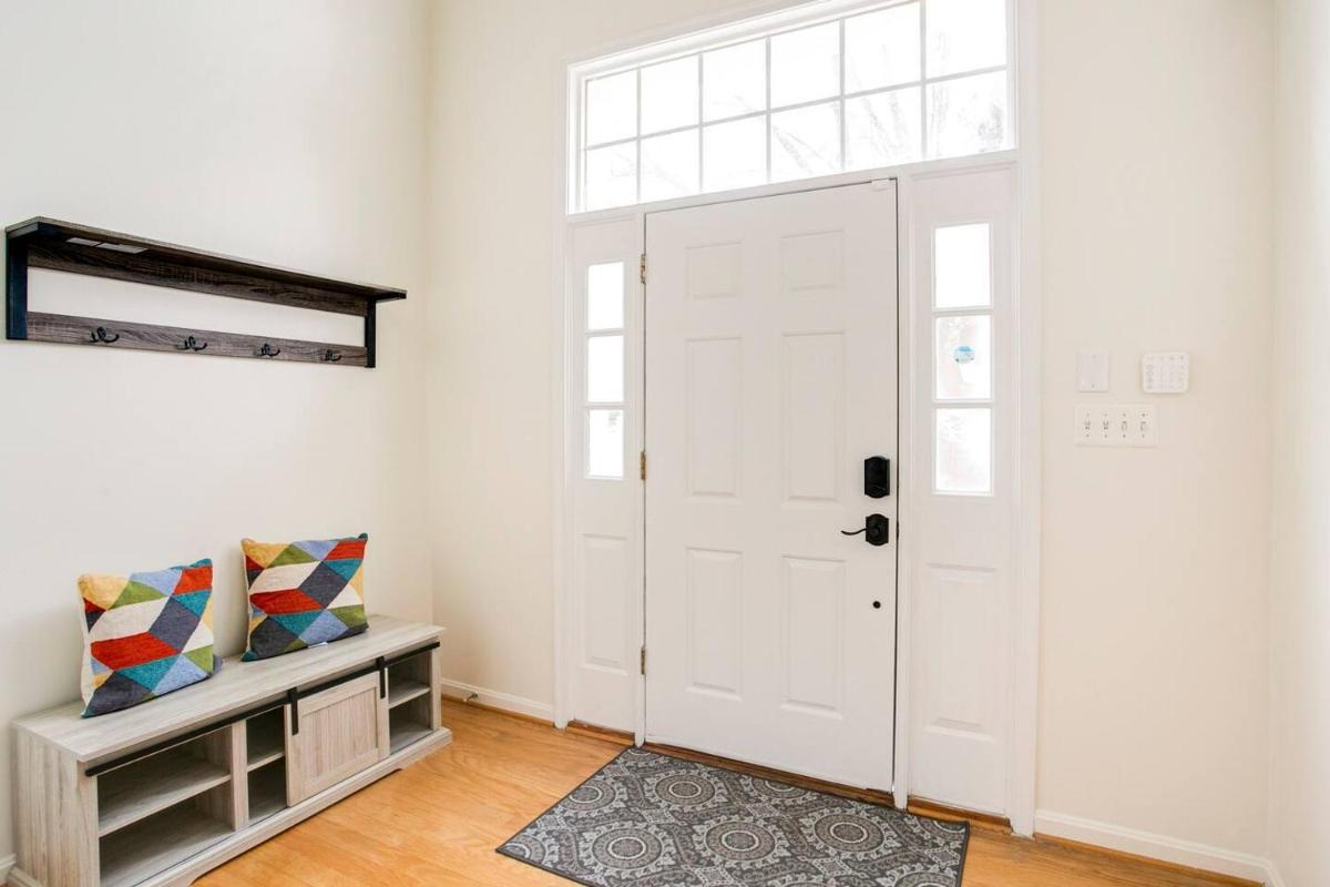 Beautiful Townhome - Housity