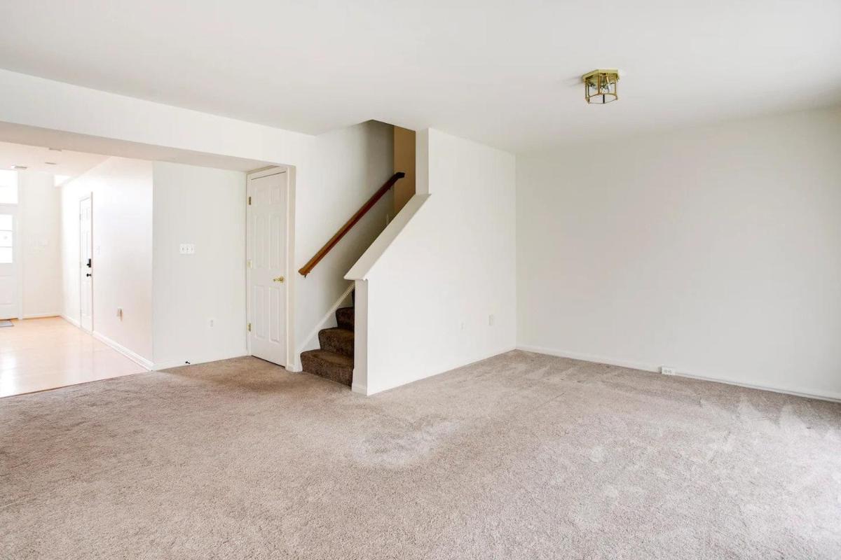 Beautiful Townhome - Housity
