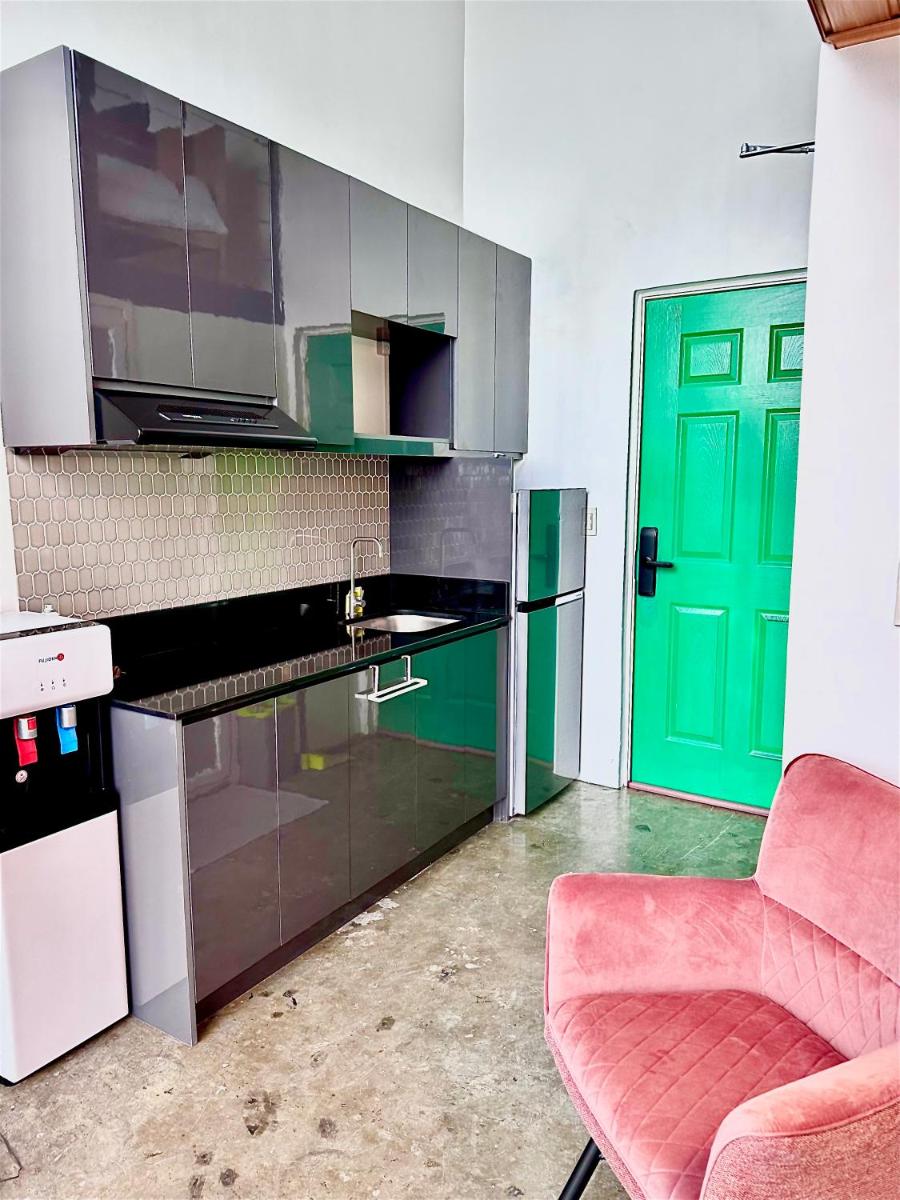 The Loft - with Netflix - Housity