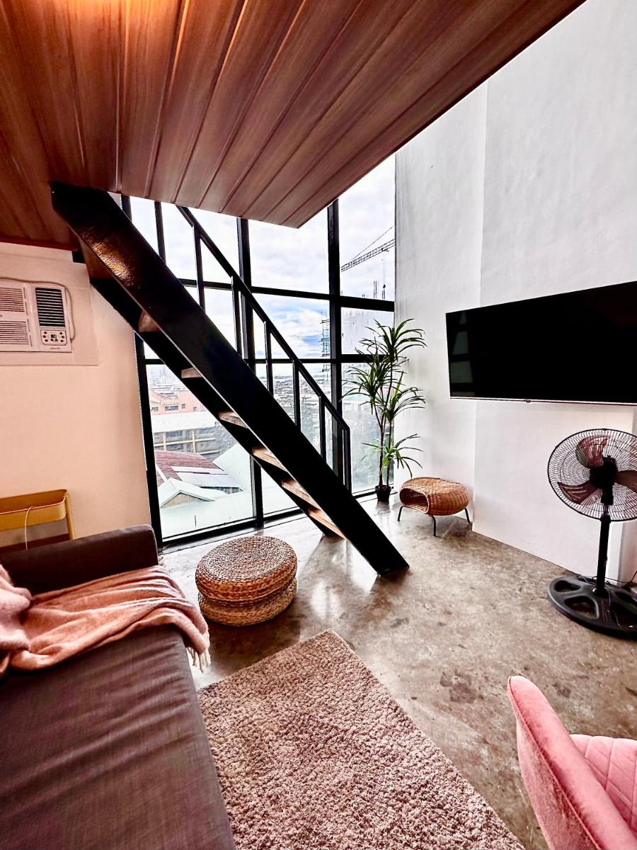 The Loft - with Netflix - Housity