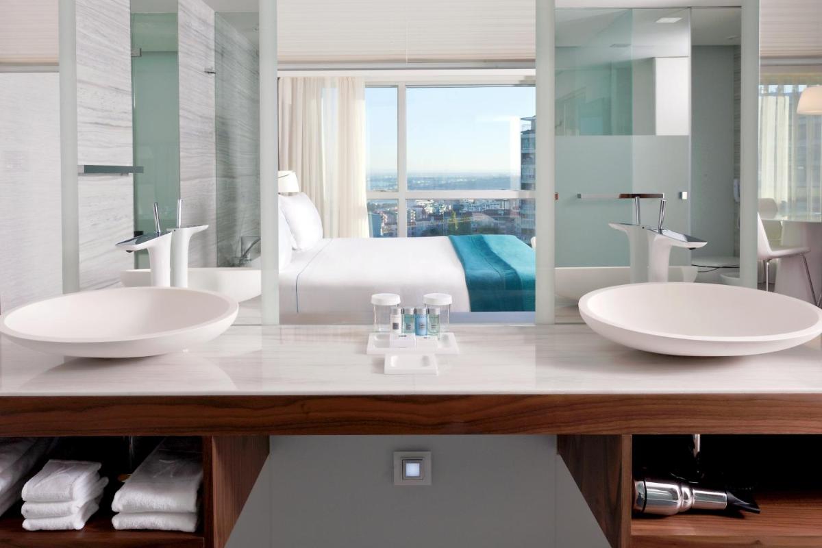 A piscina em ou perto de EPIC SANA Lisboa Hotel