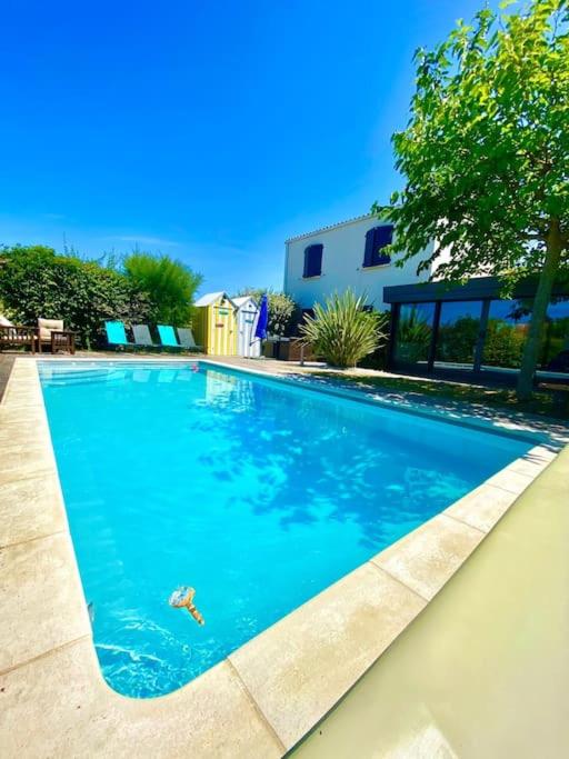 Magnifique maison avec piscine - Housity