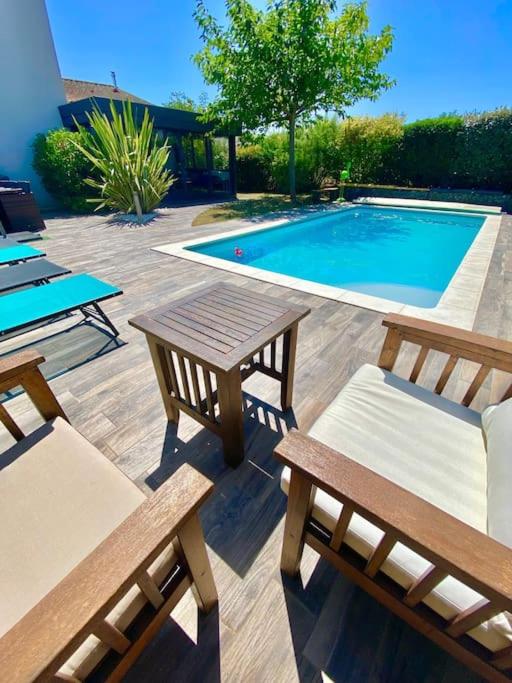Magnifique maison avec piscine - Housity