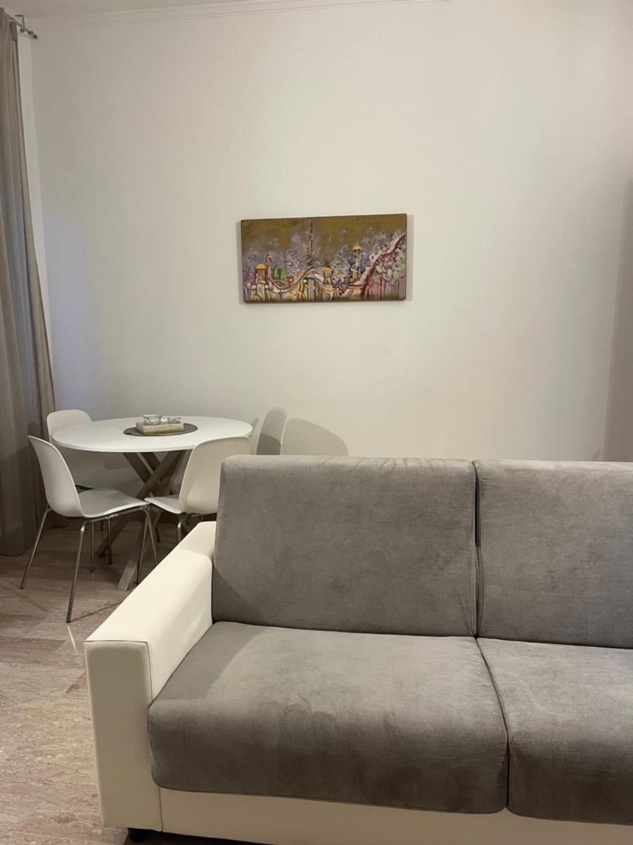 Ampio bilocale a Milano - Housity
