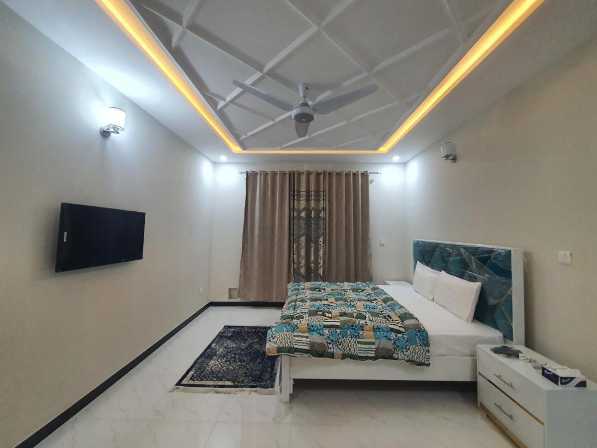Suitetrails - Transit Guest House