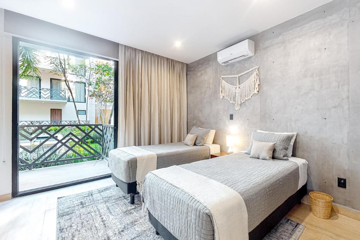 Palais Q102 at Av Coba - Housity