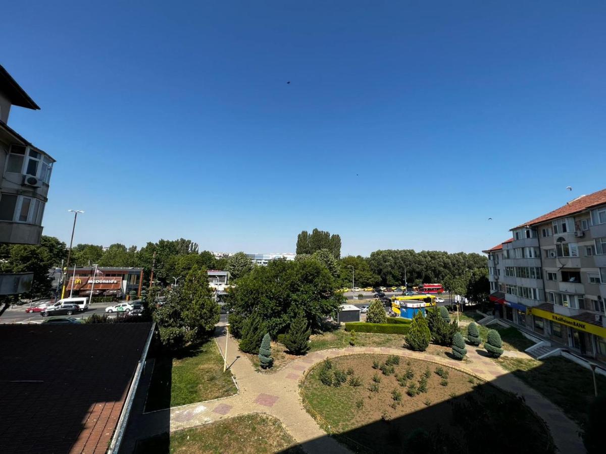 Delphinarium beach - Housity