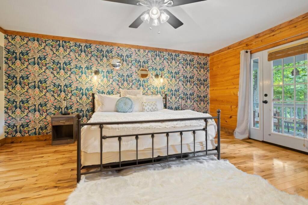 NEW_5Beds_Arcade&Games_Fire Pit_Pet Friendly - Housity
