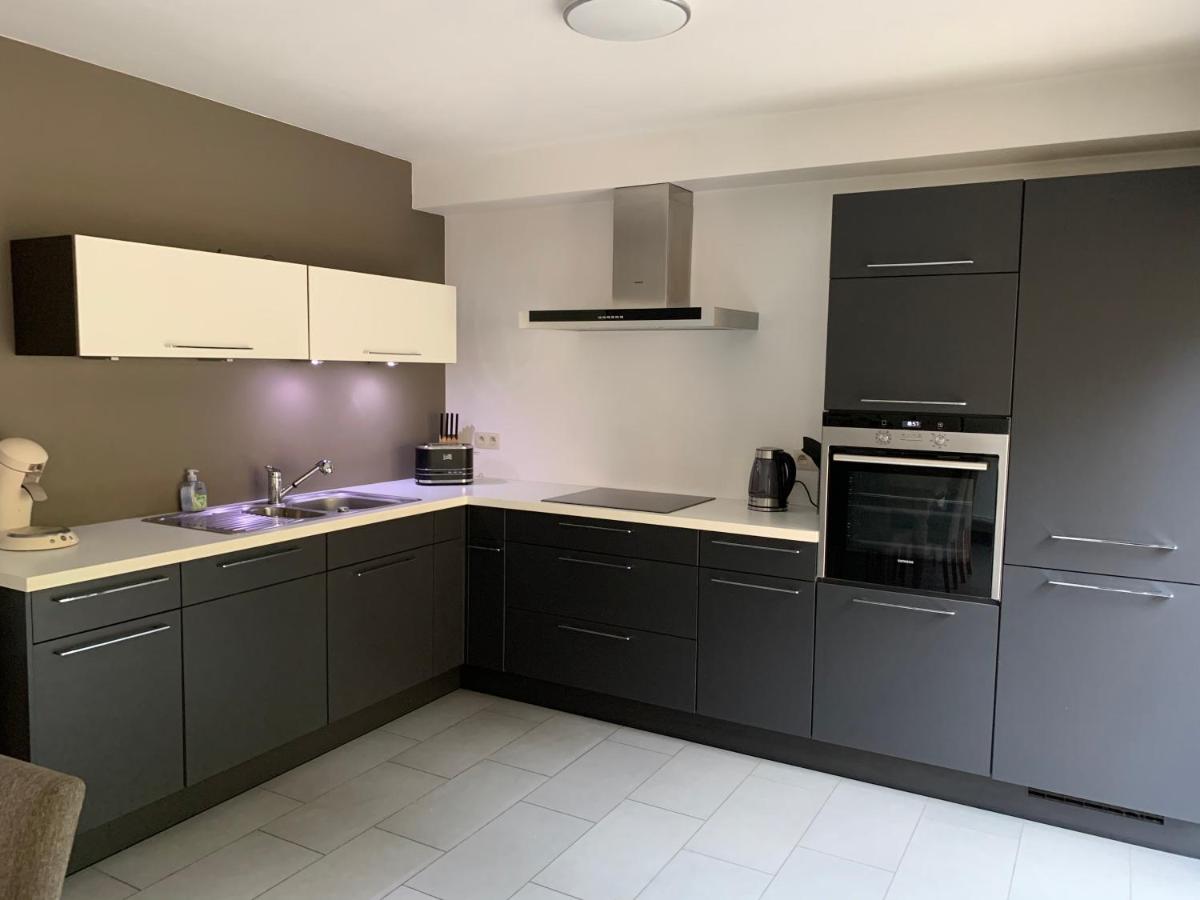 Fully furnished house, wifi, garage - Housity