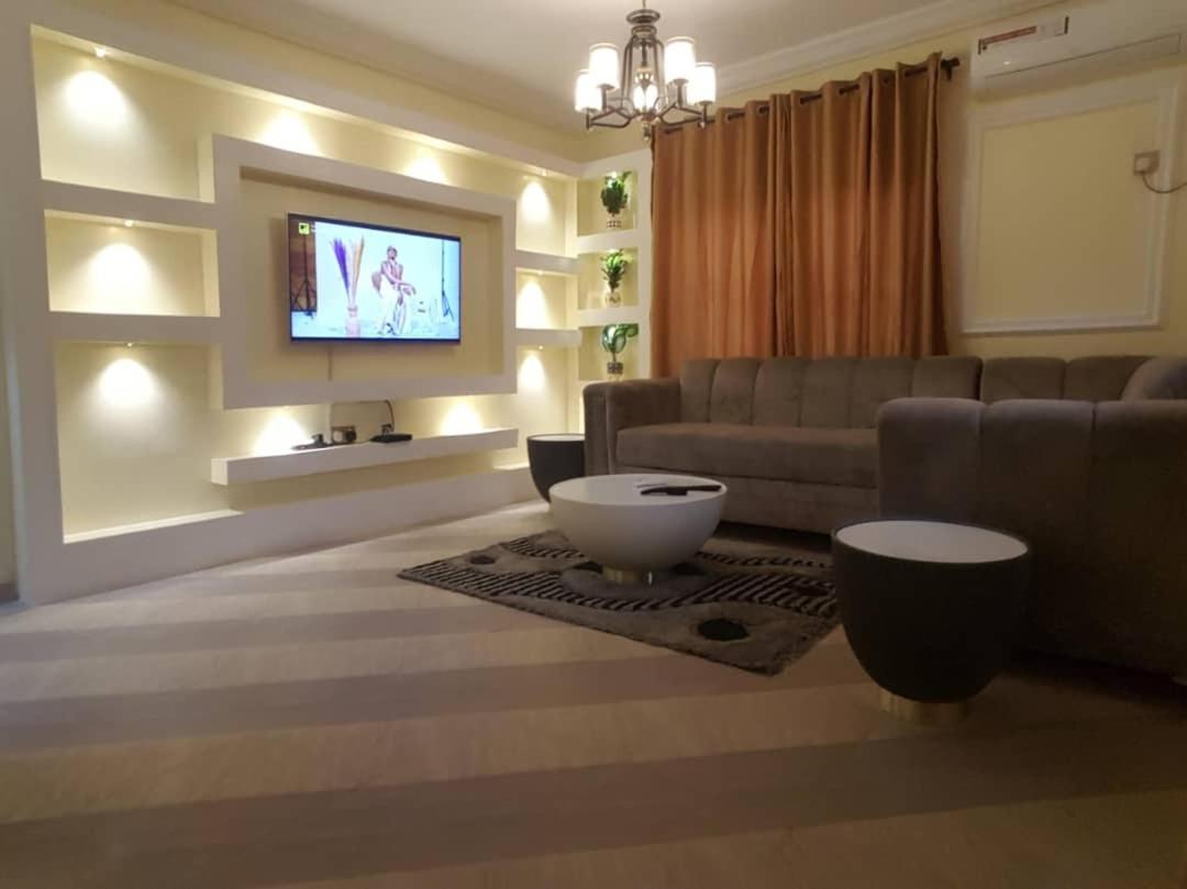 Suitetrails - 3JD Lavishly Furnished 3-Bed Apartment
